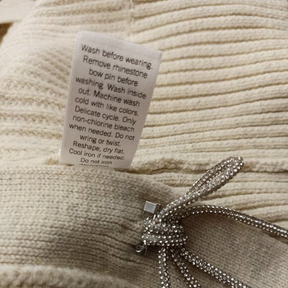 LAUREN CONRAD Women's Knitted V-Neck Sweater. Size XL - Picture 6 of 6